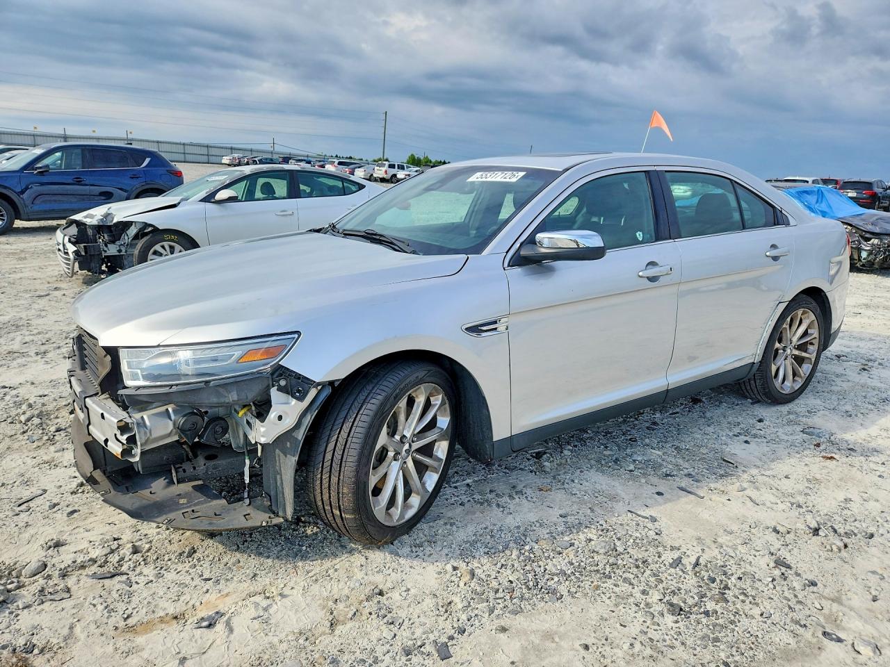 Salvage Ford Taurus Image
