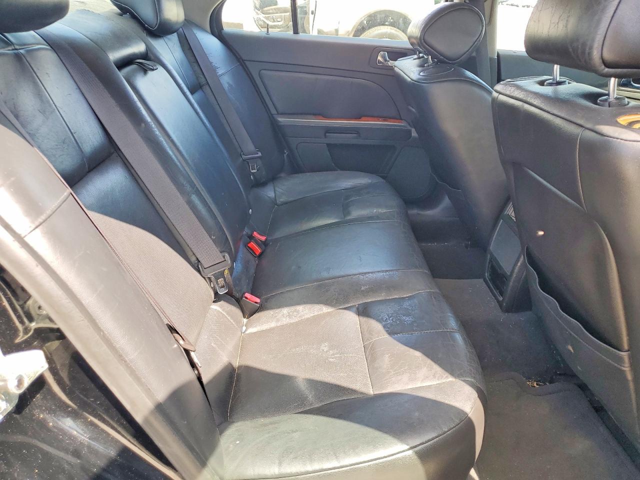 Cadillac STS