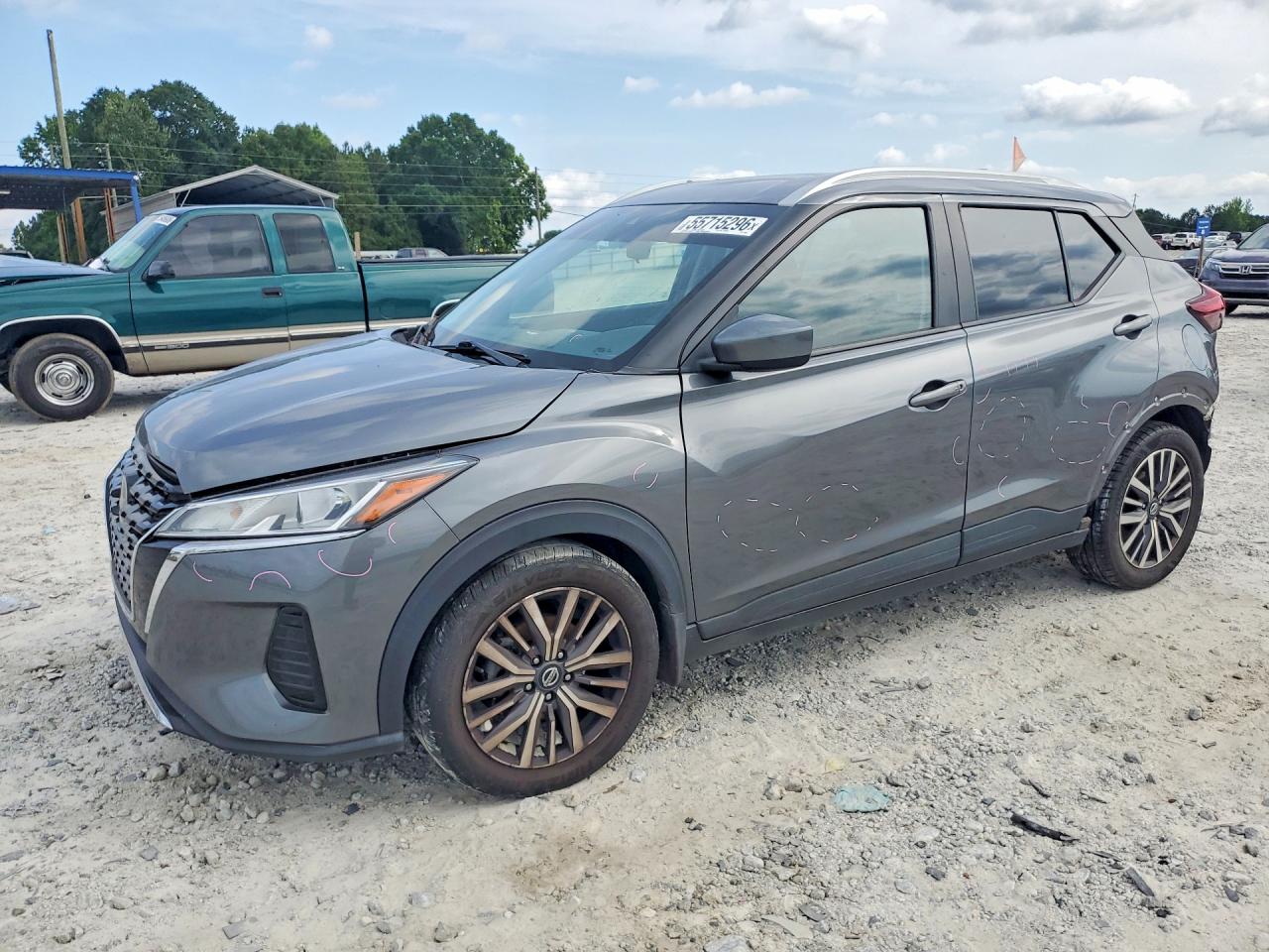 Salvage Nissan Kicks Image