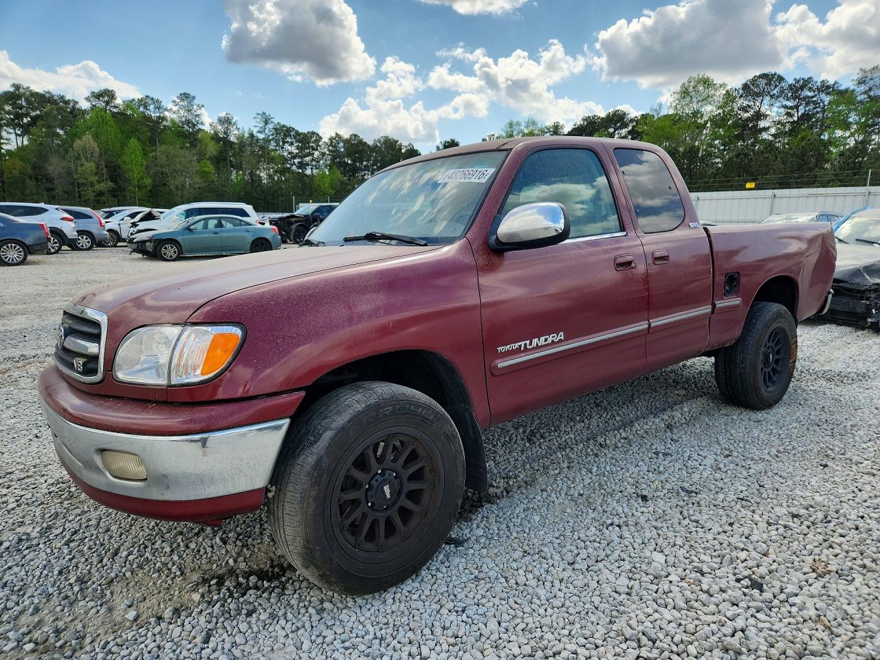 Salvage Toyota Tundra Image