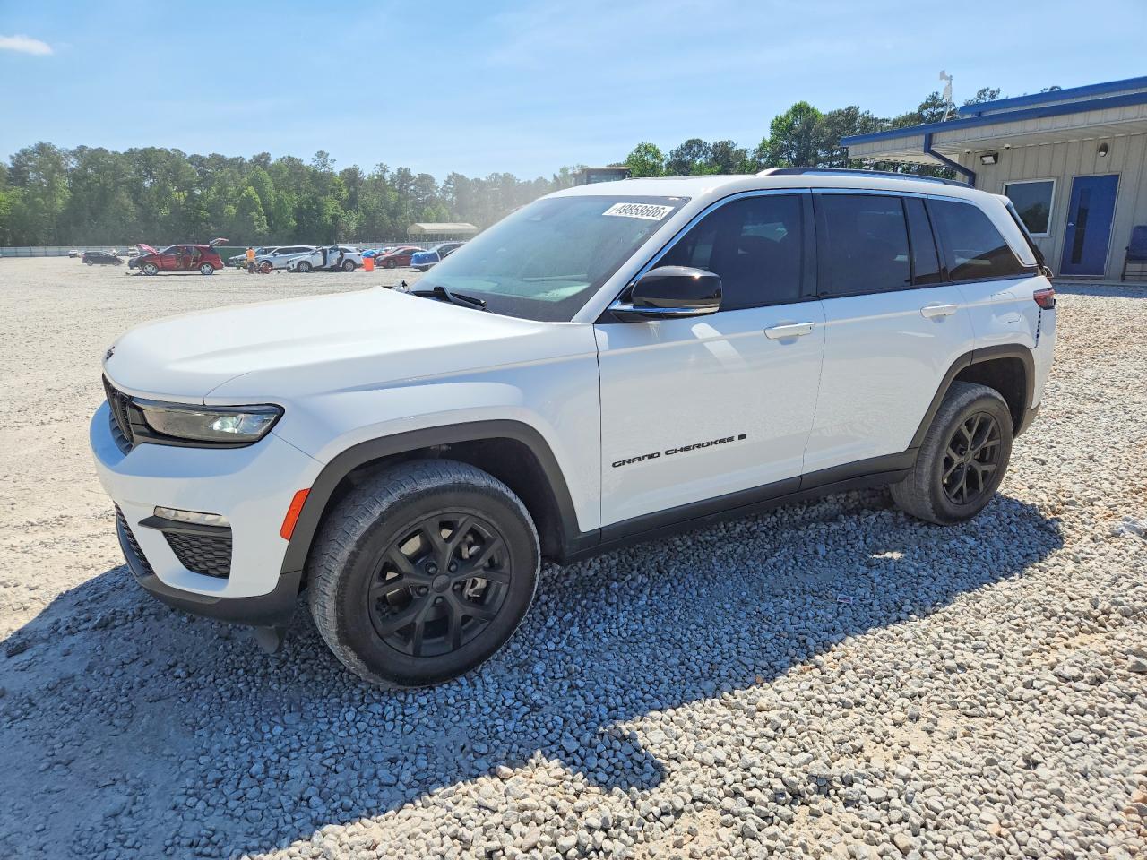Salvage Jeep Cherokee Image