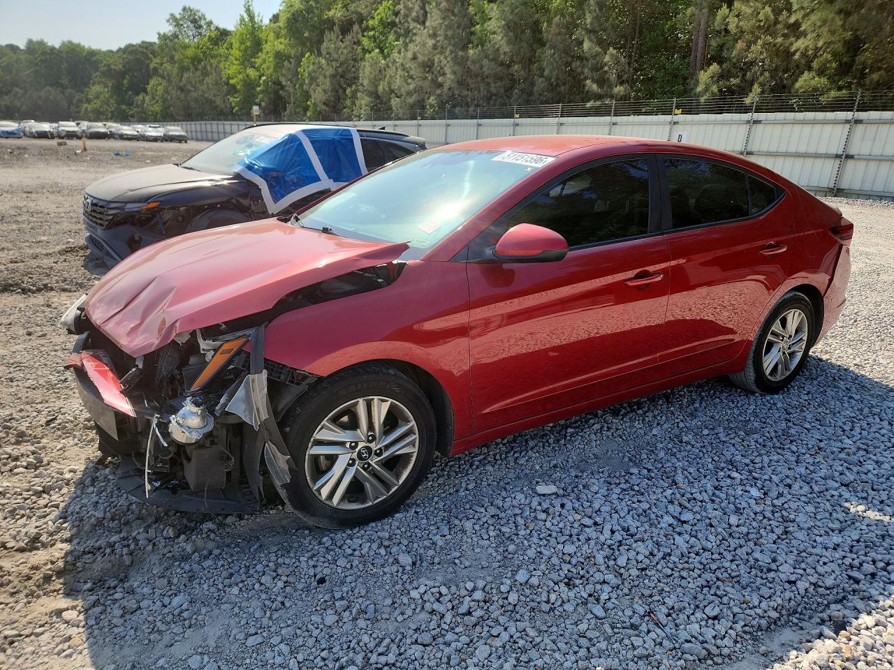 Salvage Hyundai ELANTRA Image