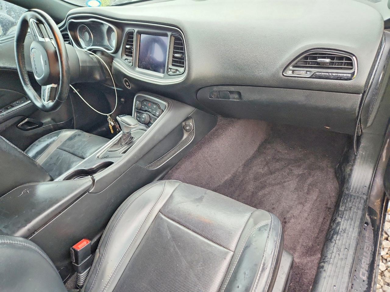 Dodge Challenger Sxt