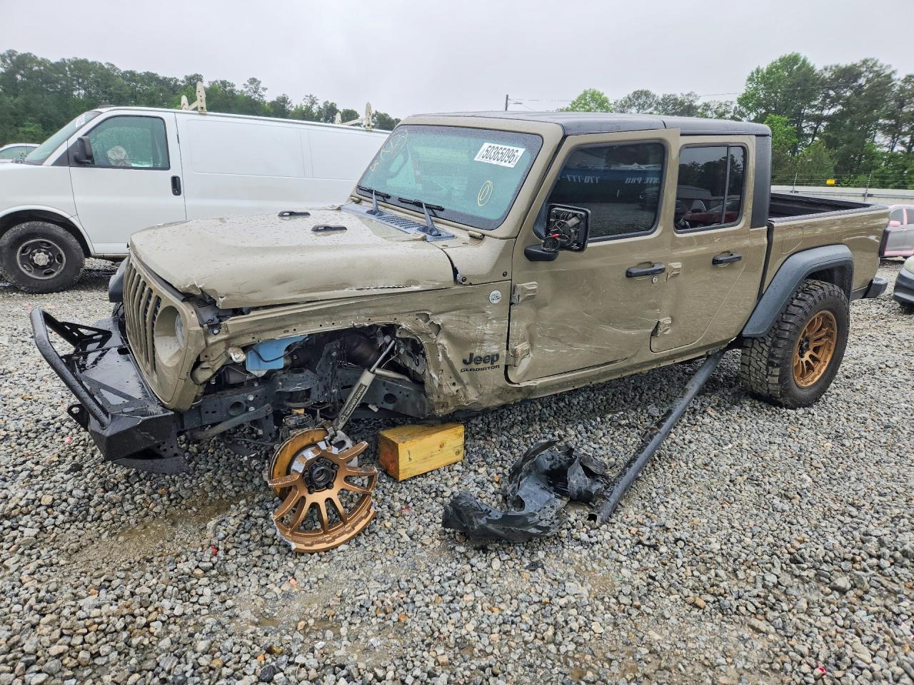 Salvage Jeep Gladiator Image
