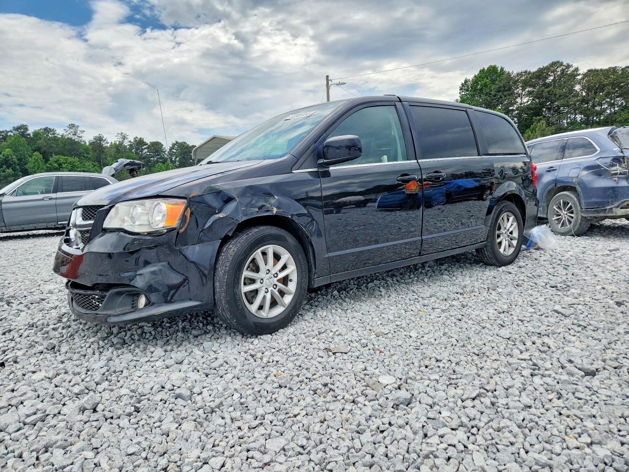 Salvage Dodge Caravan Image