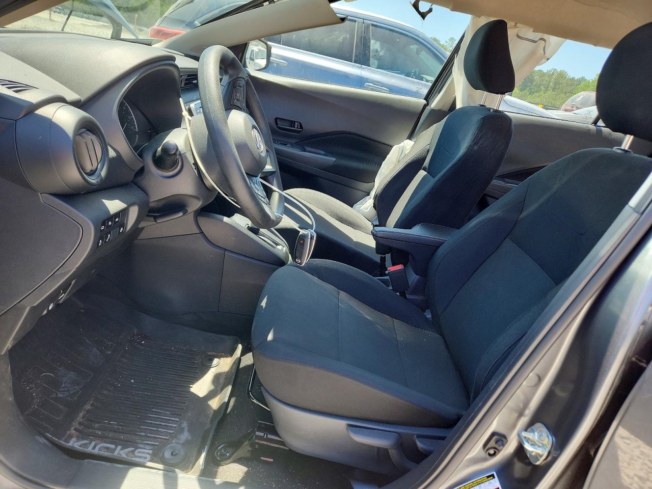 Nissan Kicks Play S