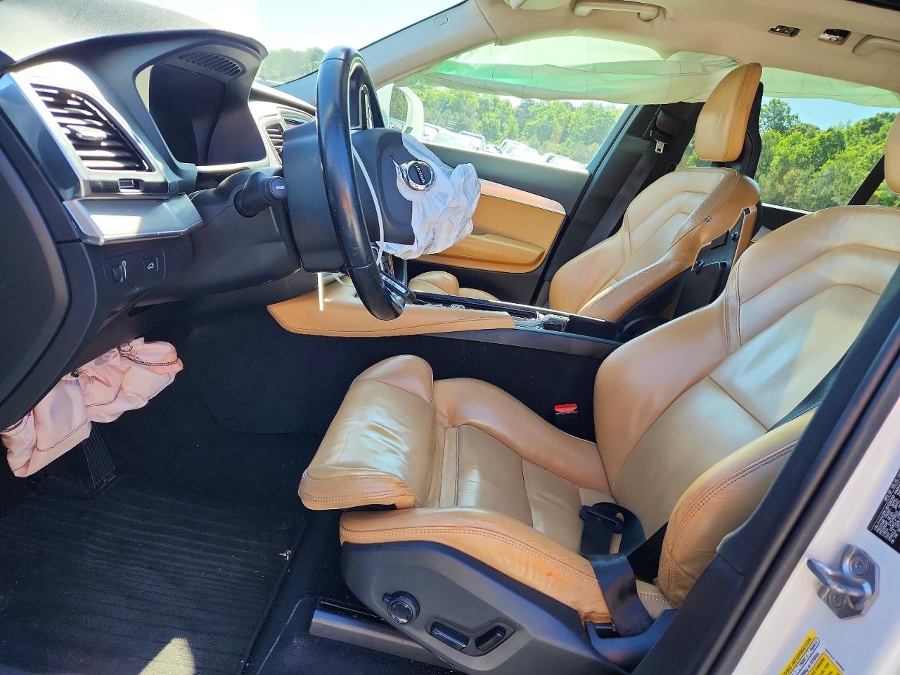Volvo XC90 T6