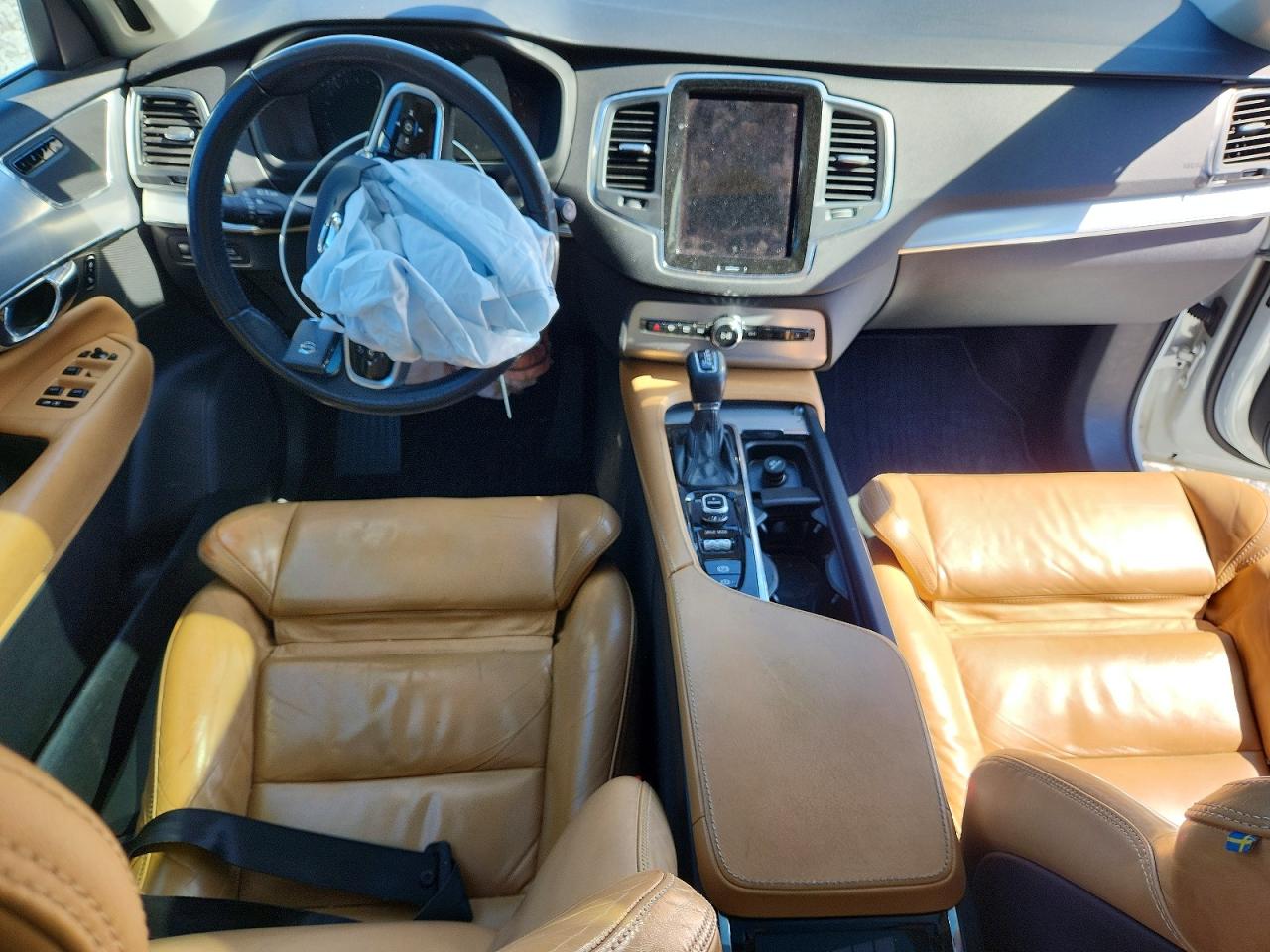 Volvo XC90 T6