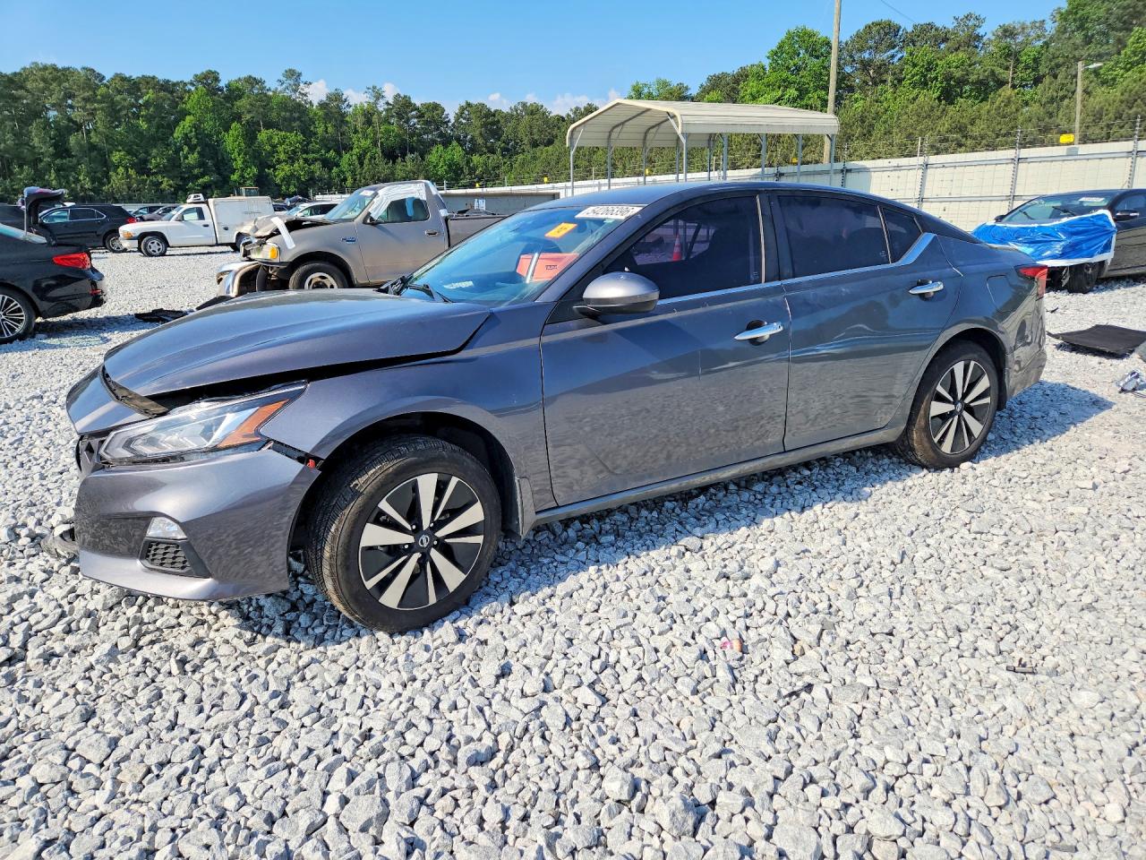 Salvage Nissan Altima Image