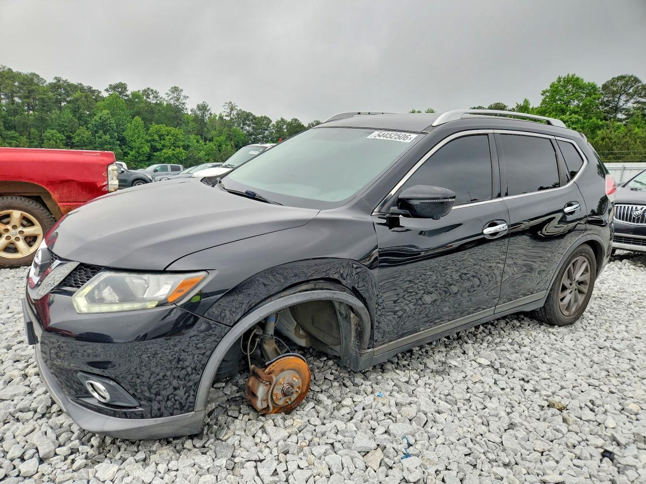 Salvage Nissan Rogue Image