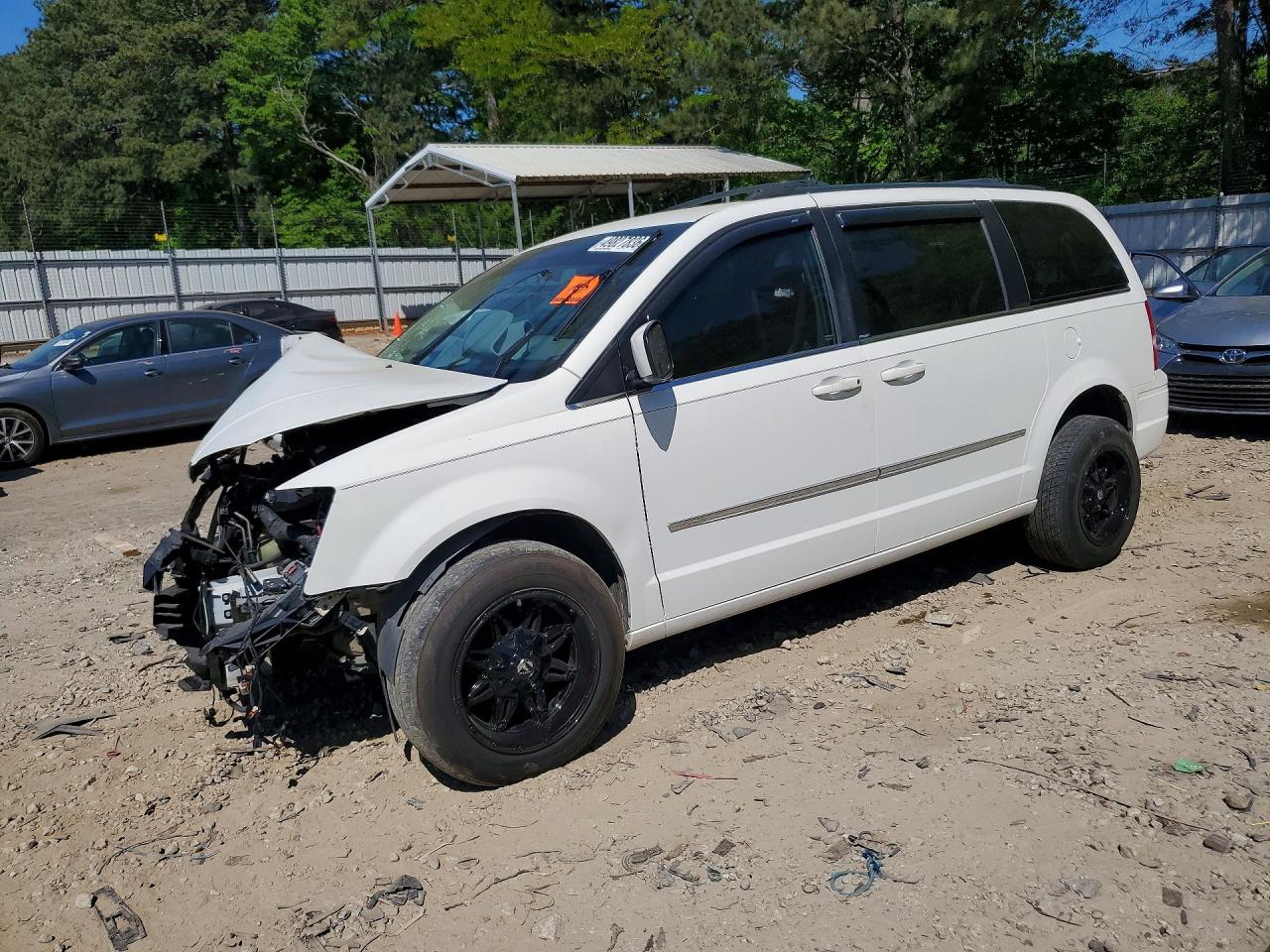 Salvage Chrysler Minivan Image