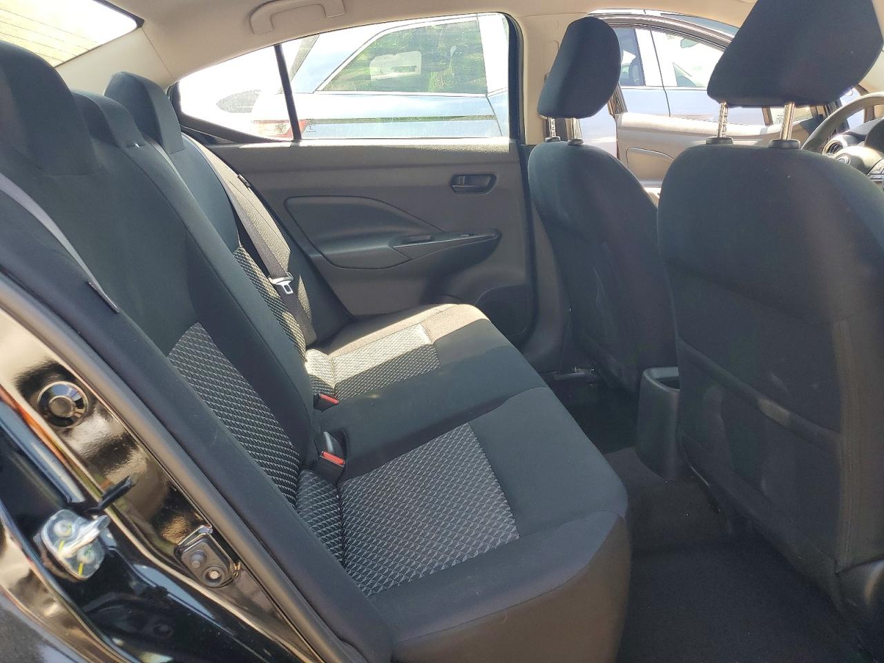 Nissan Versa S