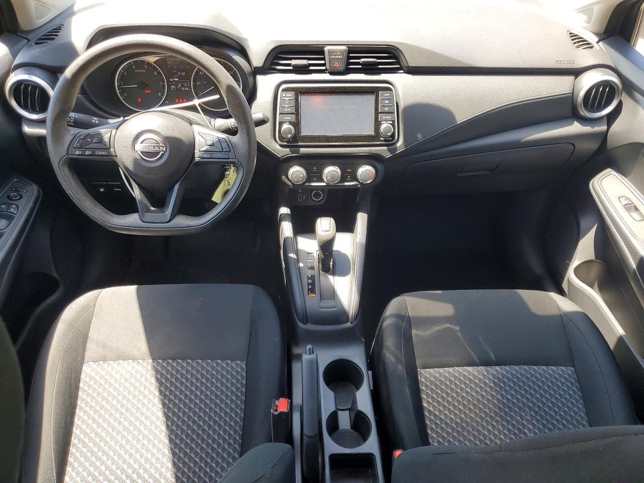 Nissan Versa S