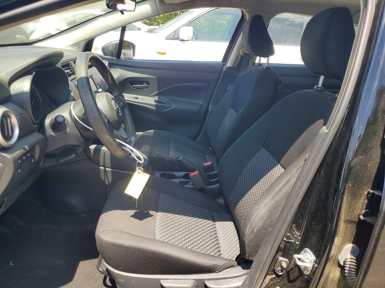 Nissan Versa S