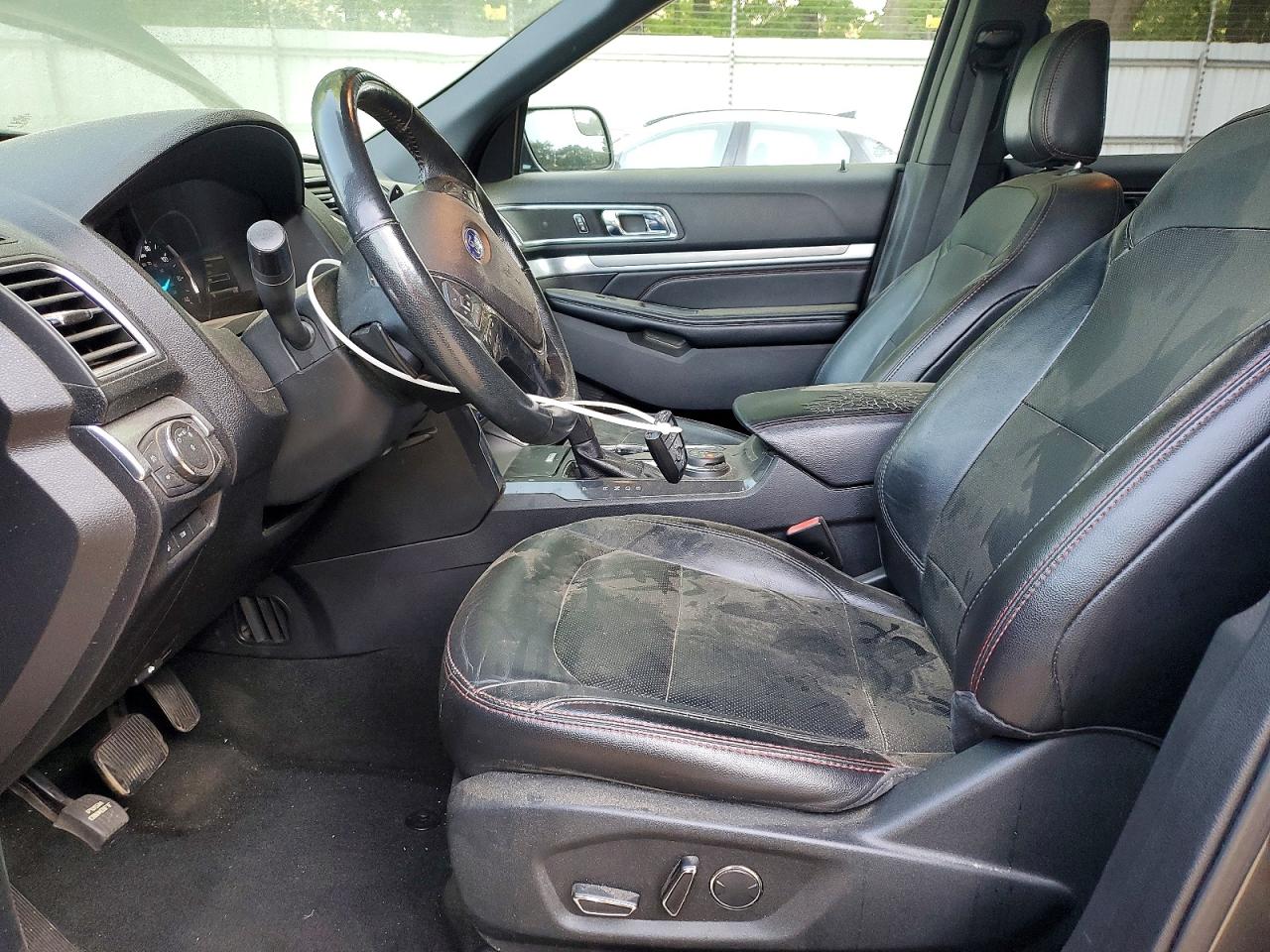 Ford Explorer Sport