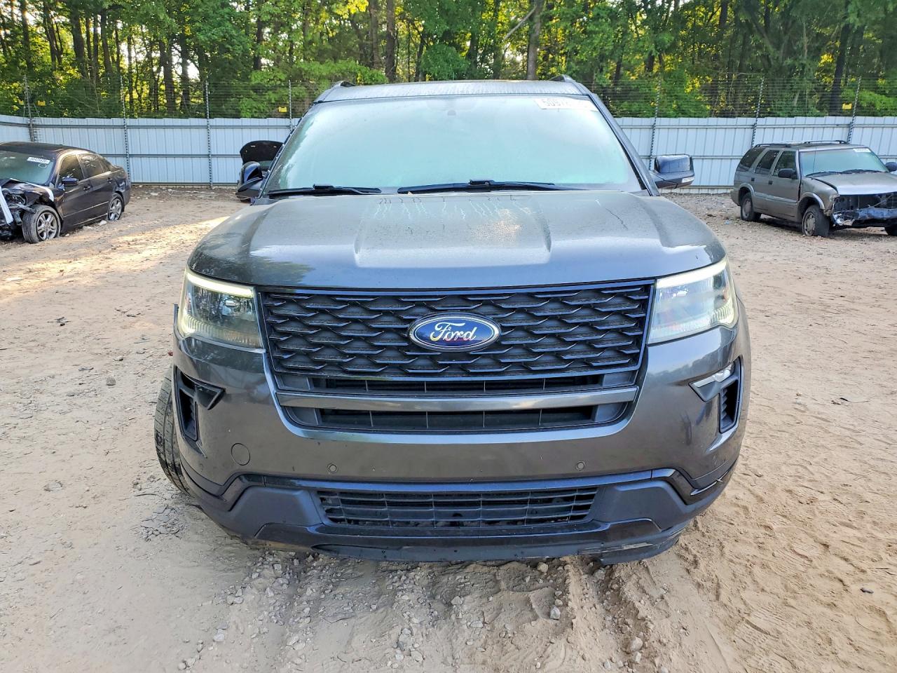 Ford Explorer Sport
