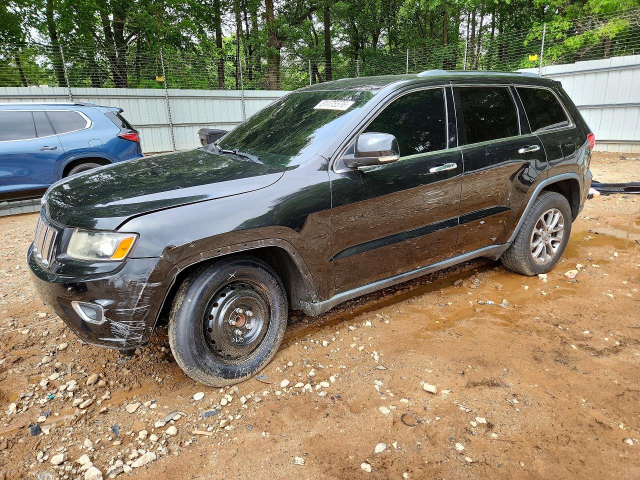 Salvage Jeep Cherokee Image