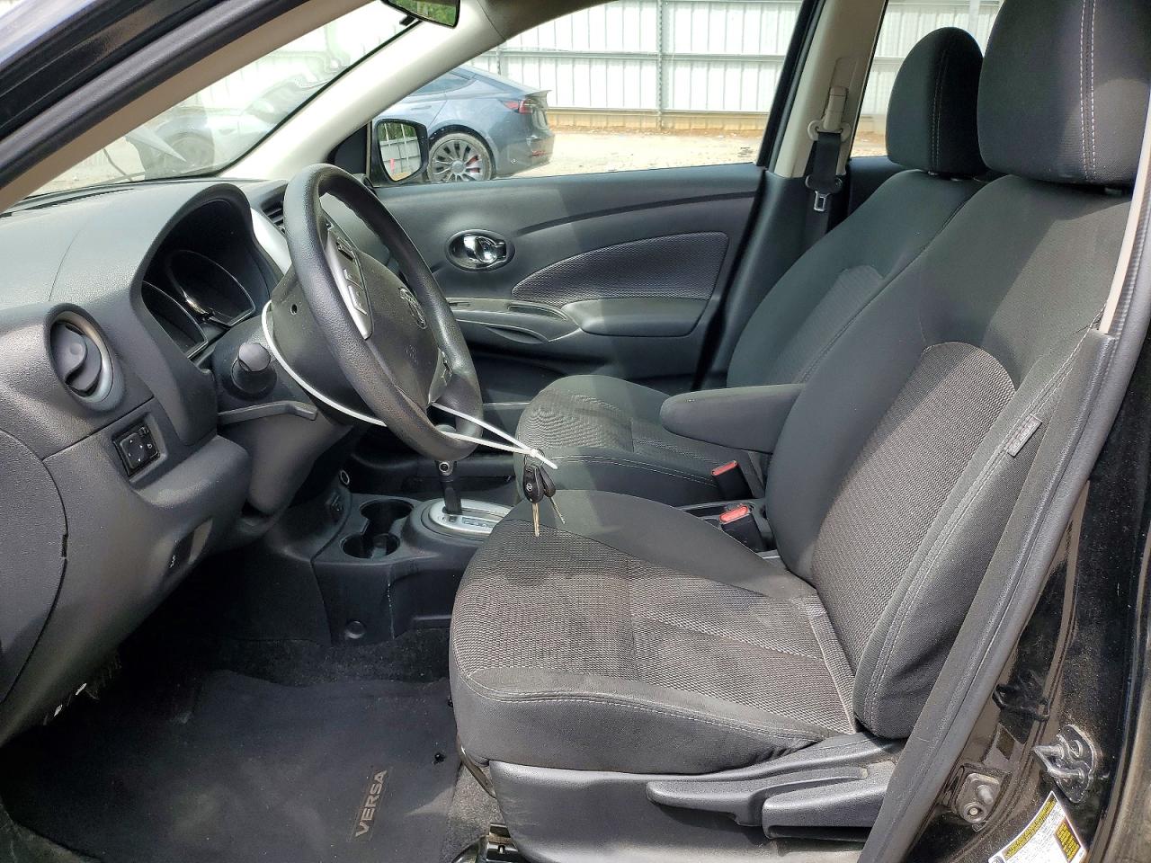 Nissan Versa Sv