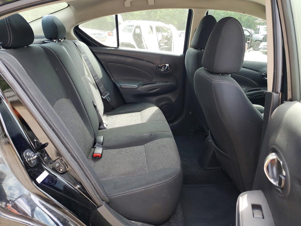 Nissan Versa Sv