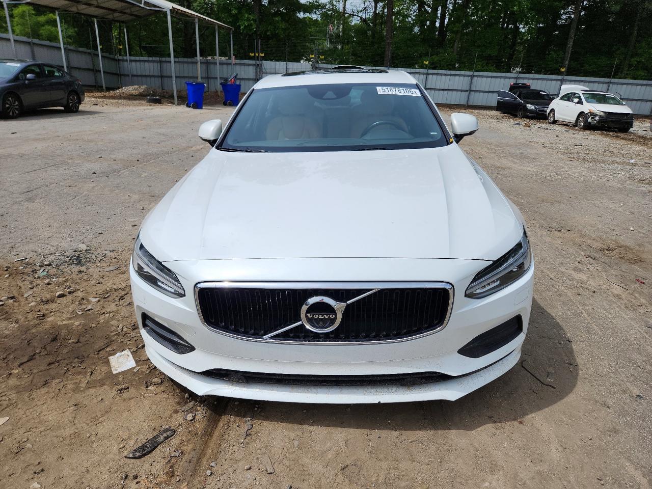 Volvo S90 T5 Momentum