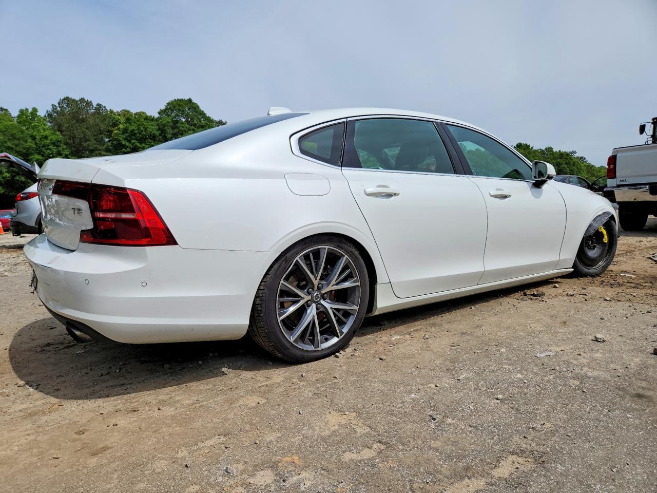 Volvo S90 T5 Momentum
