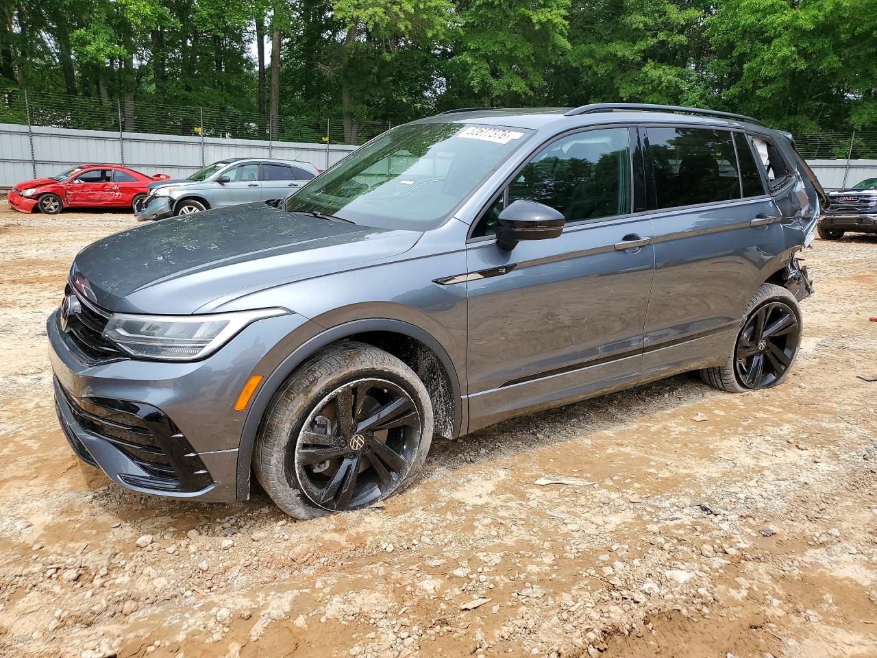 Salvage Volkswagen Tiguan Image