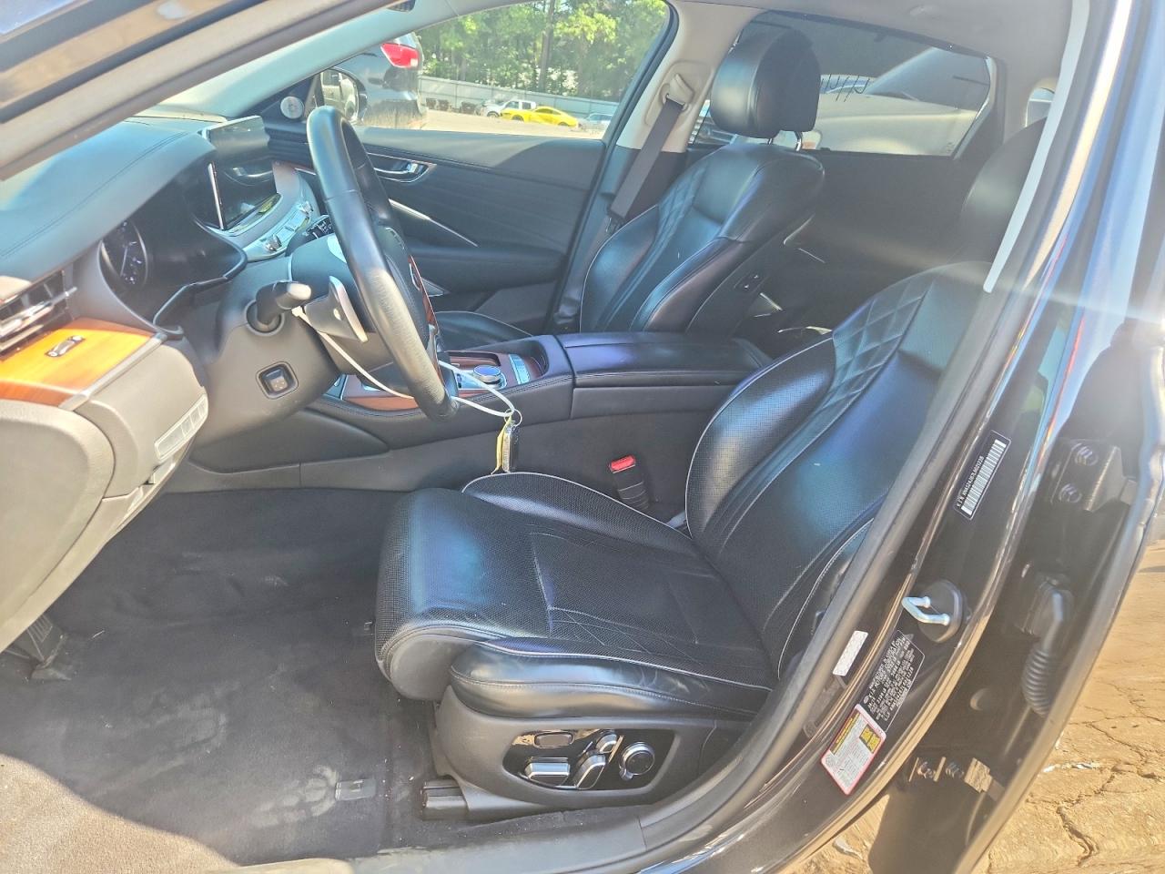 Kia K900 Luxury