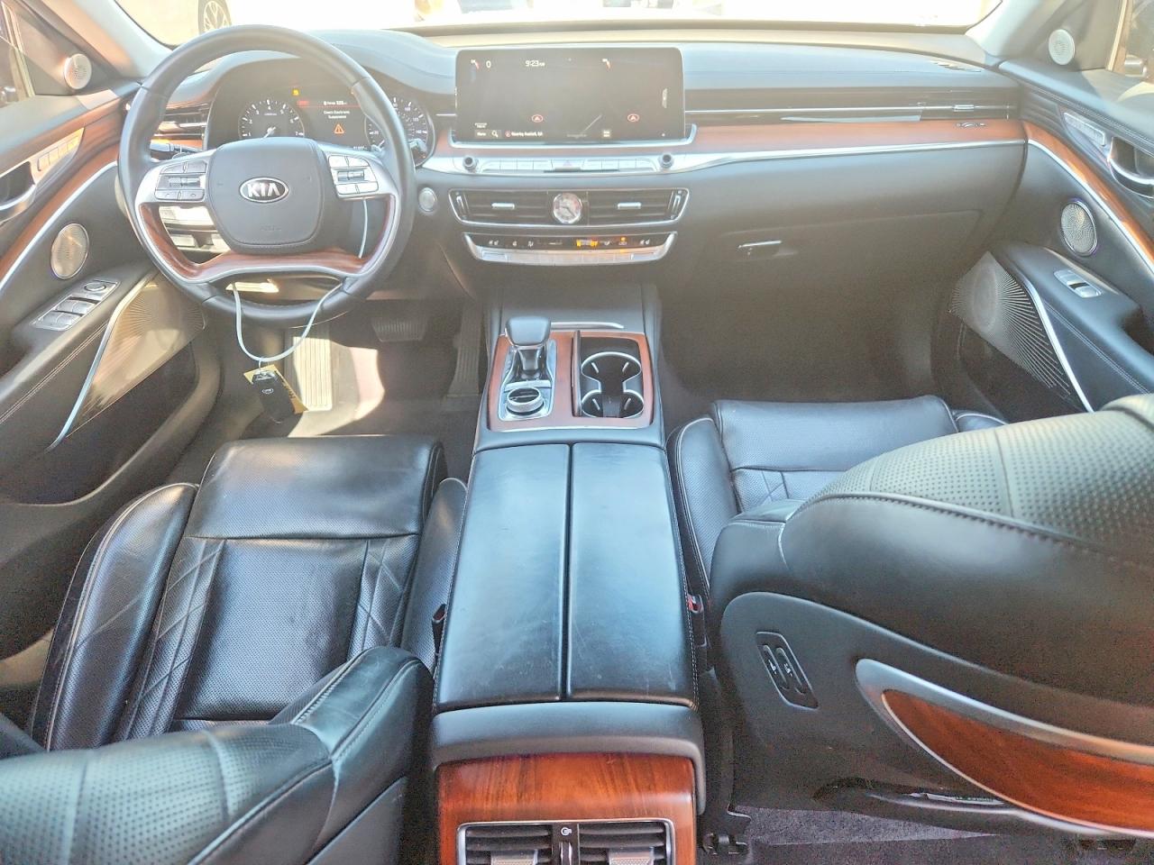Kia K900 Luxury