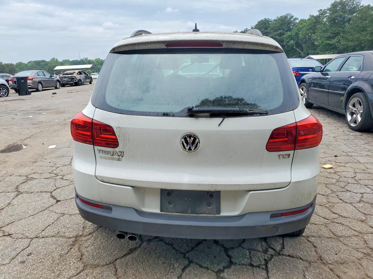 Volkswagen Tiguan S