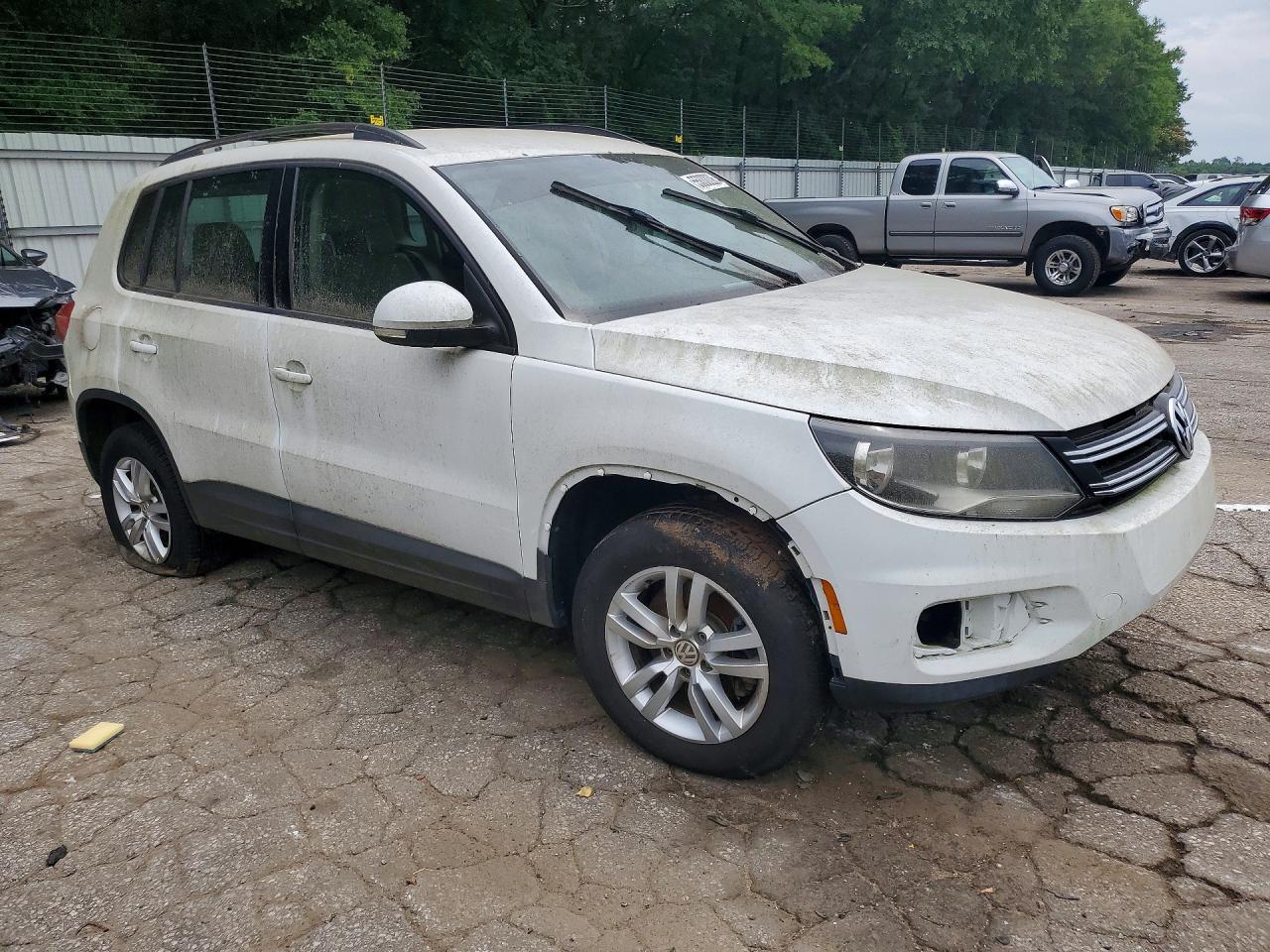 Volkswagen Tiguan S