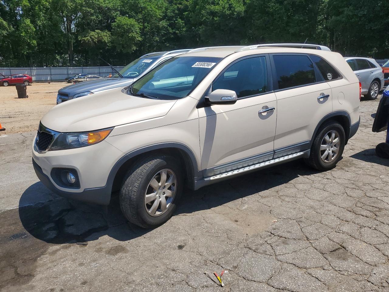 Salvage Kia Sorento Image