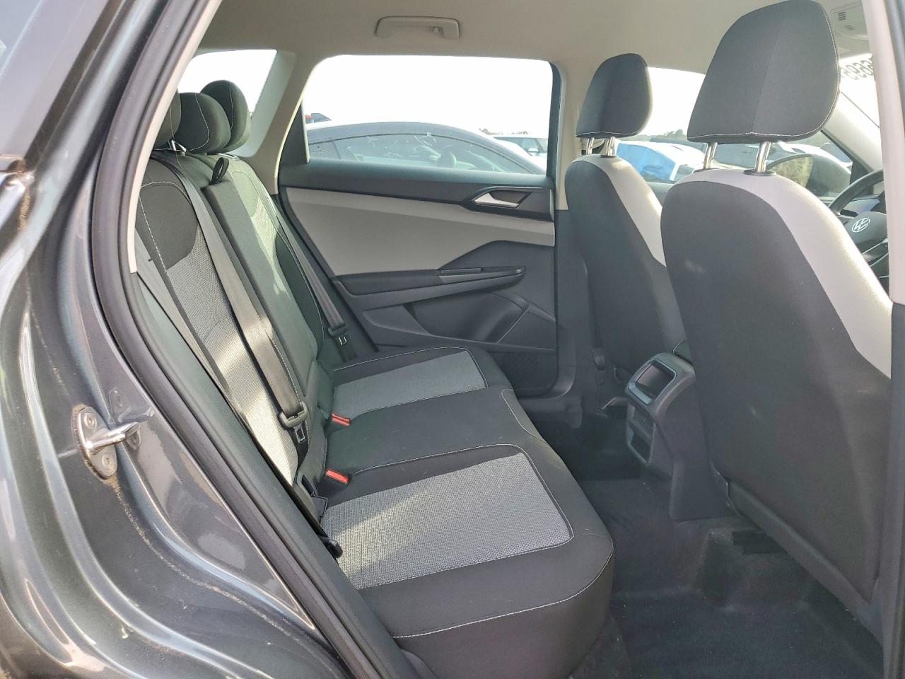 Volkswagen Taos S