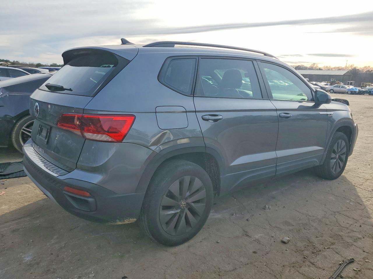 Volkswagen Taos S