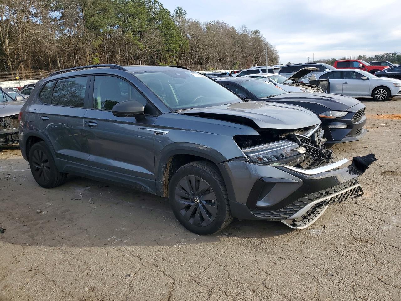 Volkswagen Taos S