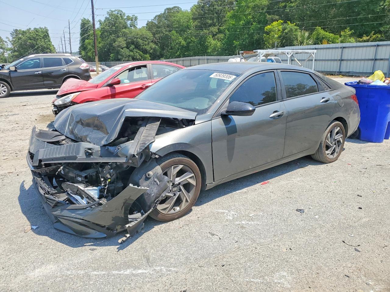 Salvage Hyundai ELANTRA Image