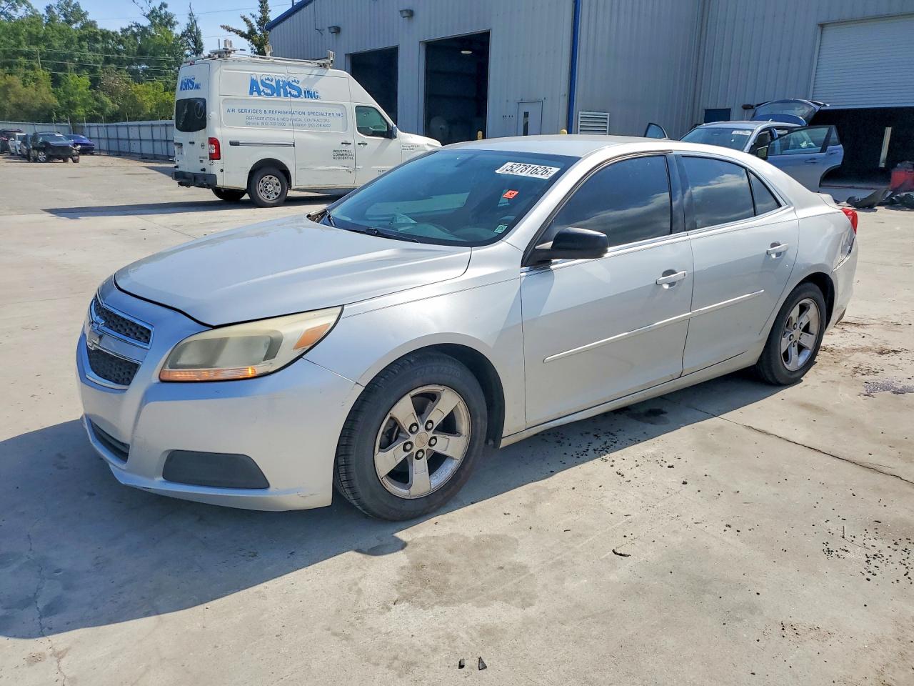 Salvage Chevrolet Malibu Image