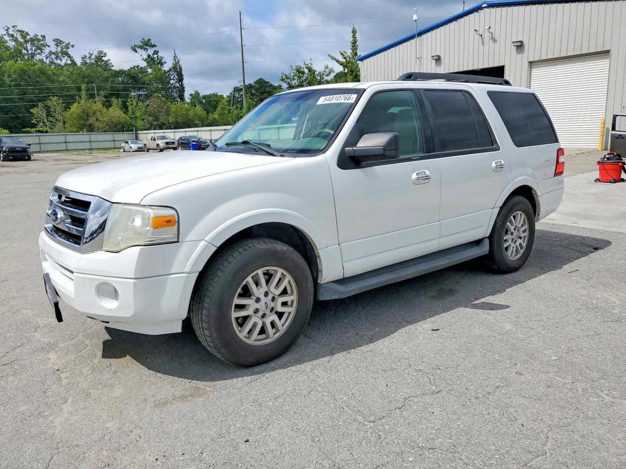 Salvage Ford Expedition Image