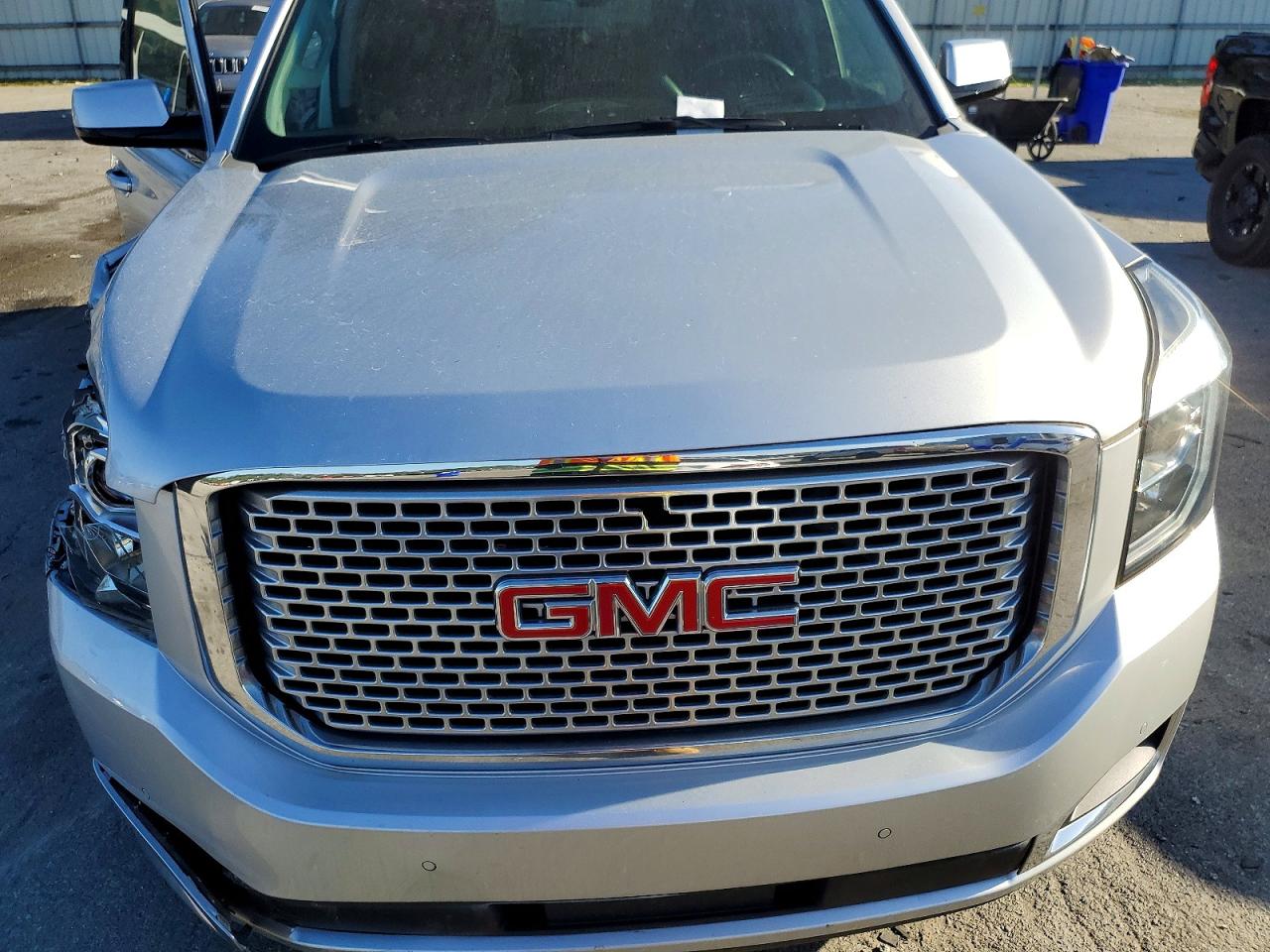 GMC Yukon Denali