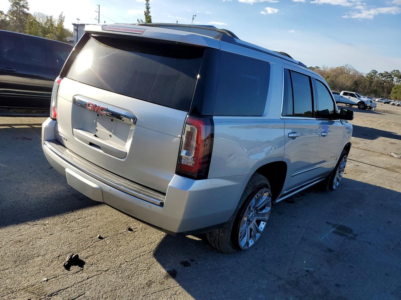 GMC Yukon Denali