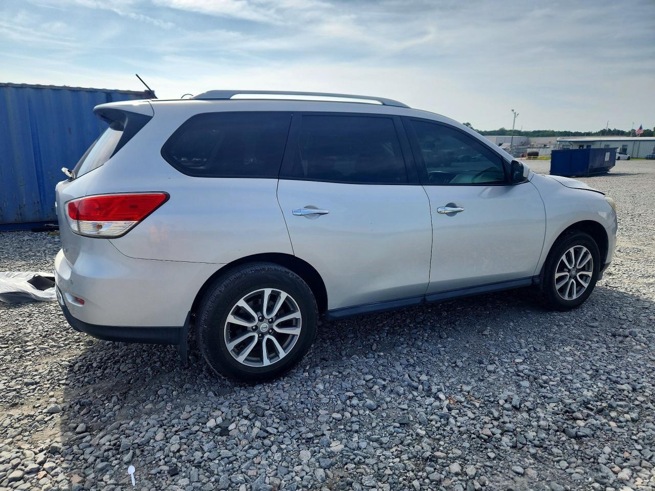 Nissan Pathfinder S