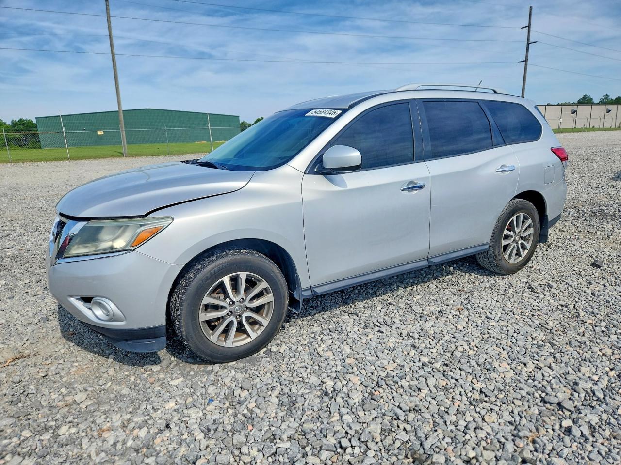 Salvage Nissan Pathfinder Image