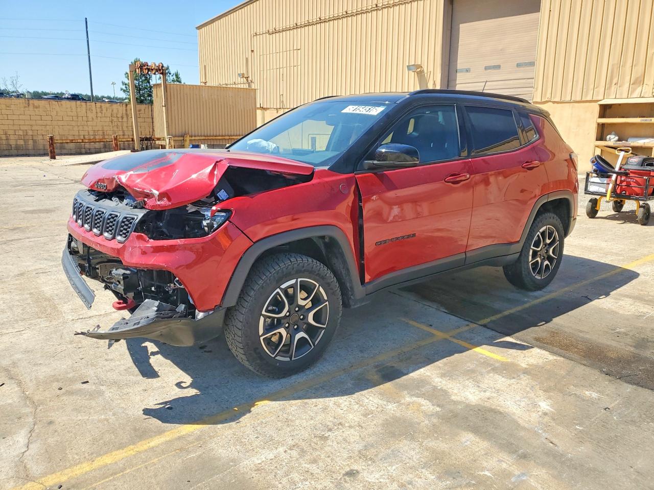 Salvage Jeep Compass Image