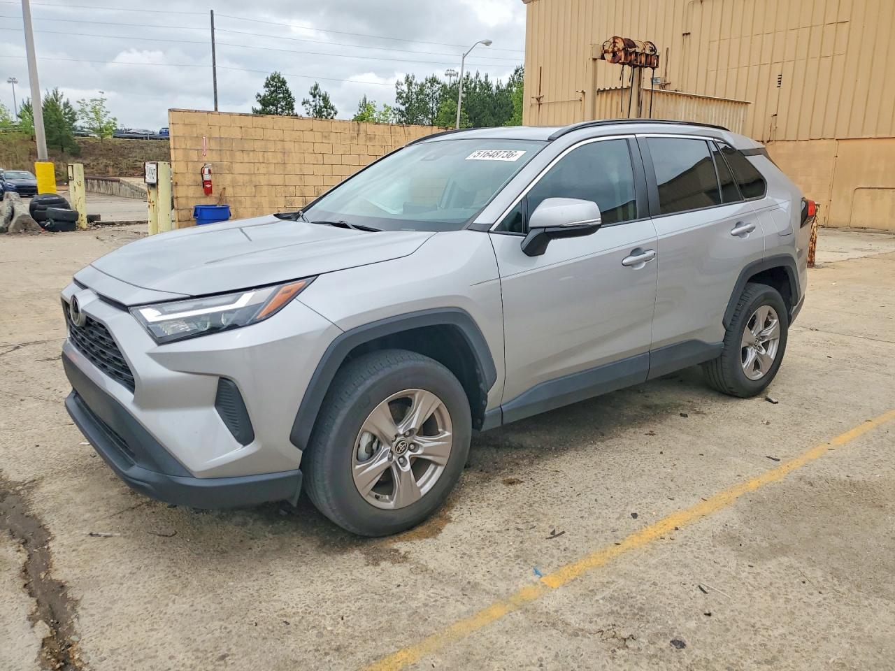 Salvage Toyota RAV4 Image