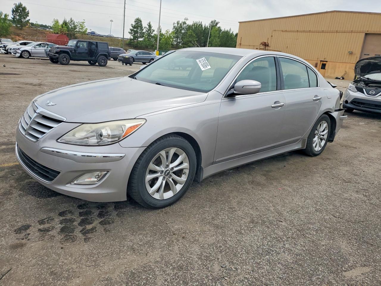 Salvage Hyundai Genesis Image