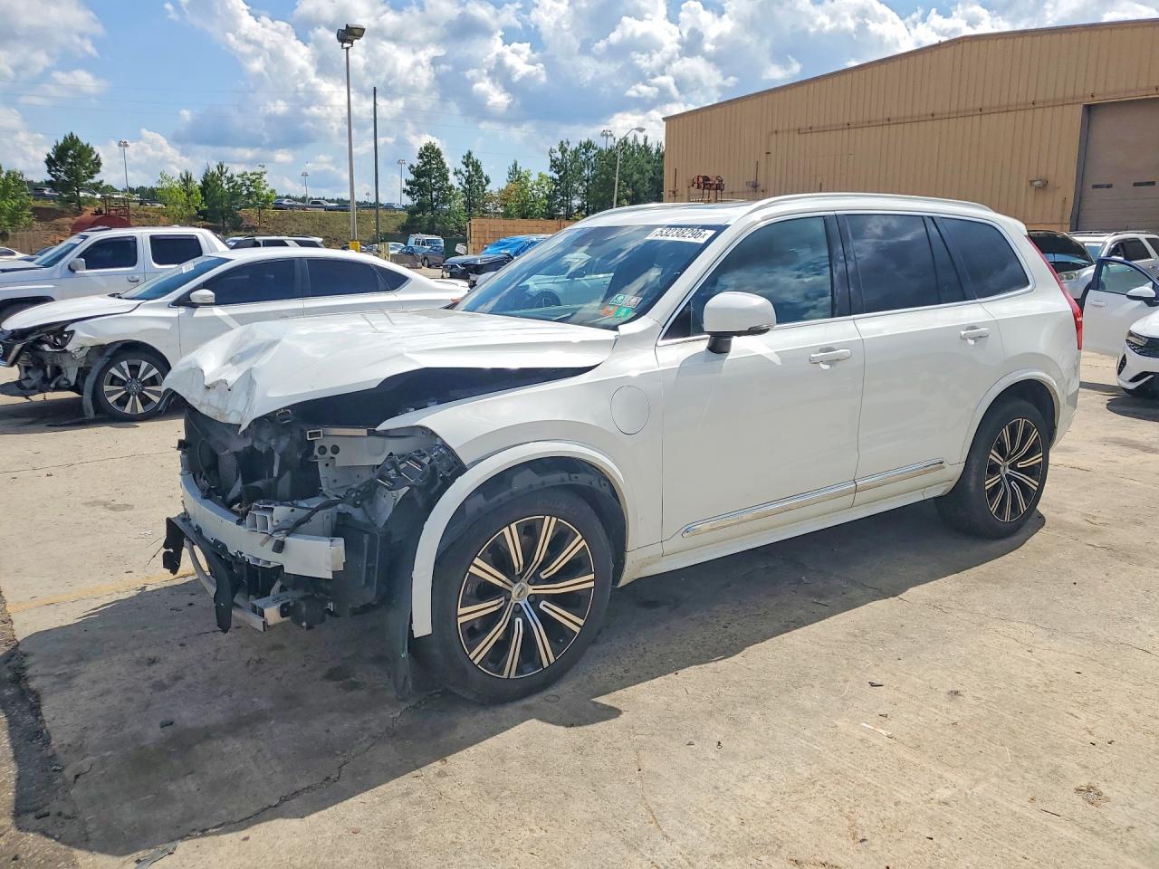 Salvage Volvo XC90 Image