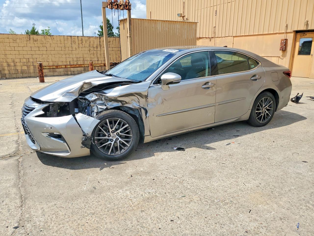 Salvage Lexus Es Image