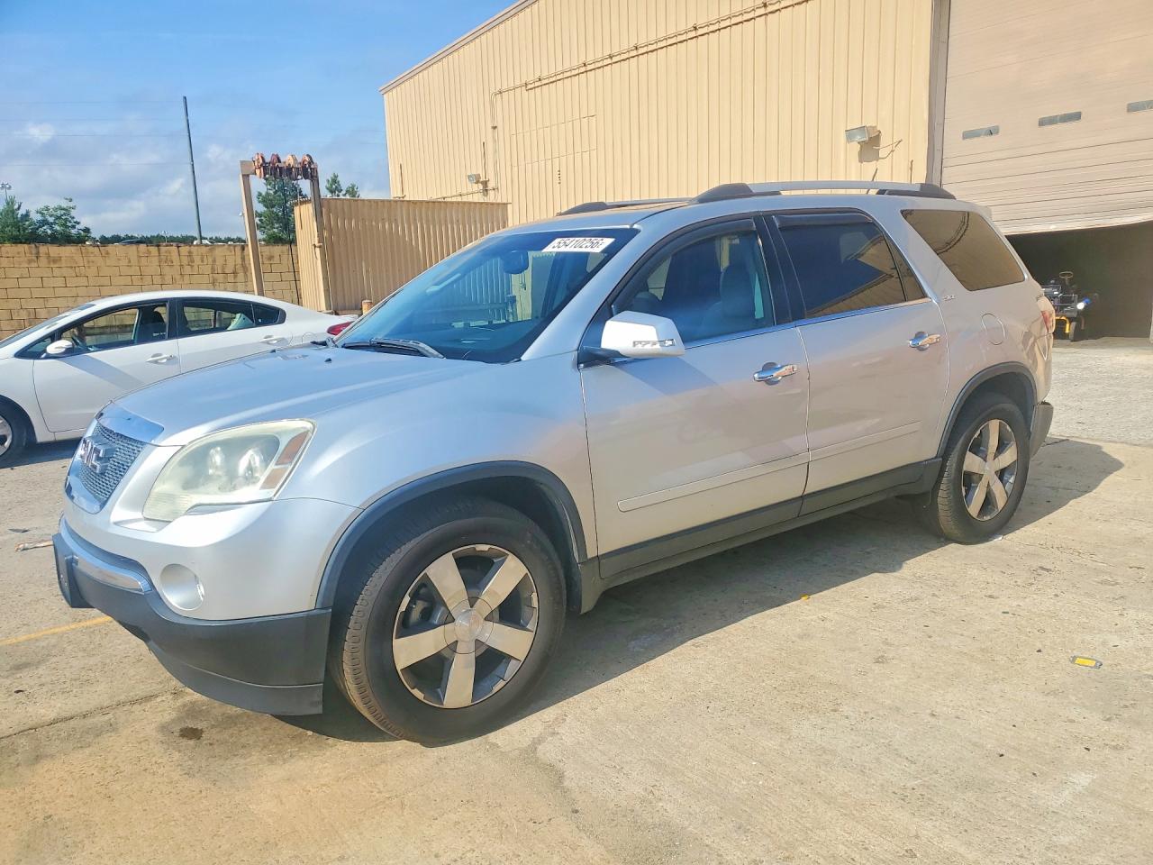 Salvage GMC Acadia Image