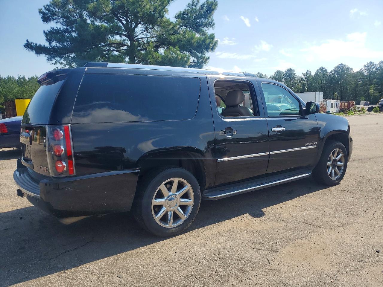 GMC Yukon Denali