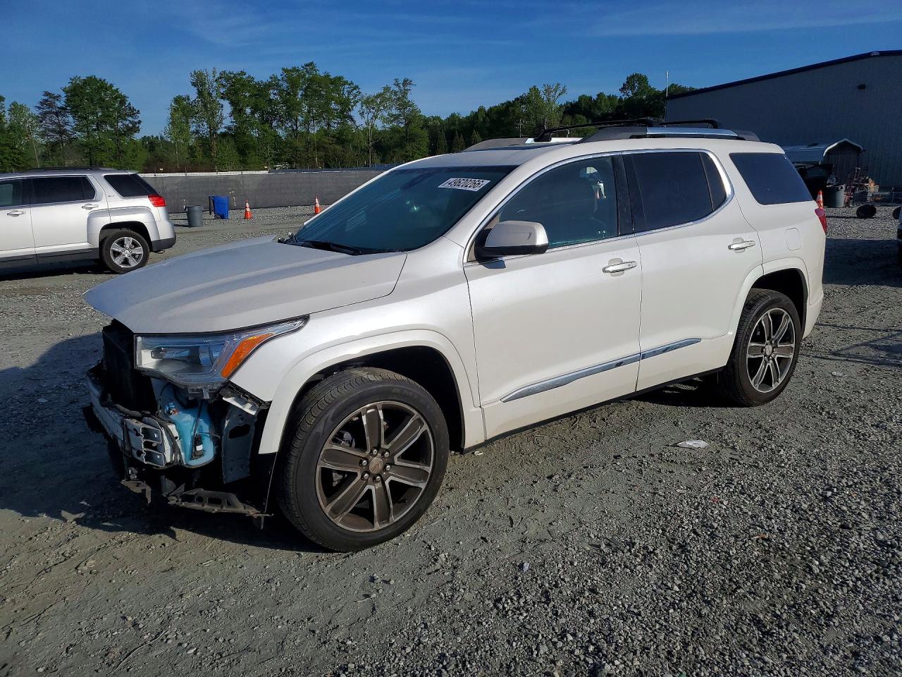 Salvage GMC Acadia Image