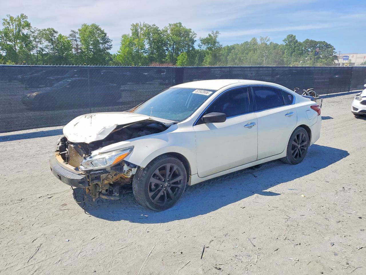 Salvage Nissan Altima Image